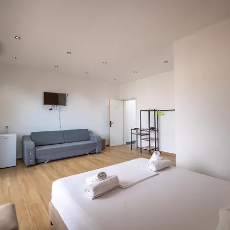 Golden Sun Rooms Sarande Exterior photo